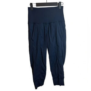 LULULEMON NAVY BLUE IN FLUX CROP PANTS